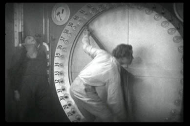 Metropolis Still