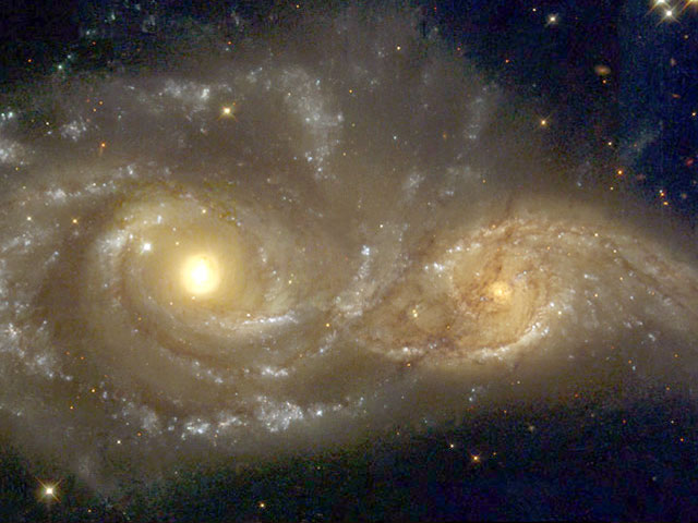 spiral galaxies colliding